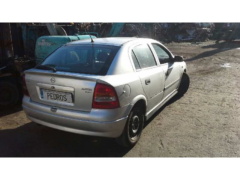 opel astra g berlina del año 2001