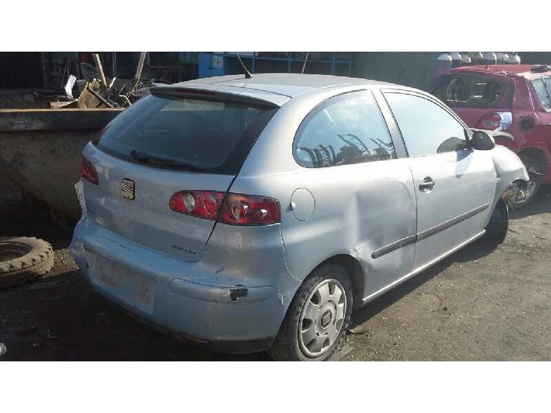 seat ibiza (6l1) del año 2002