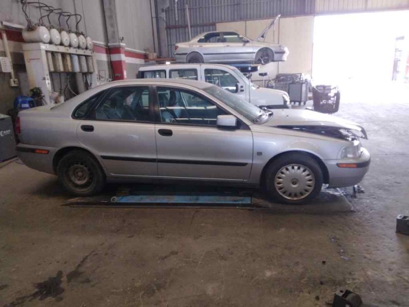 volvo s40 berlina del año 2001