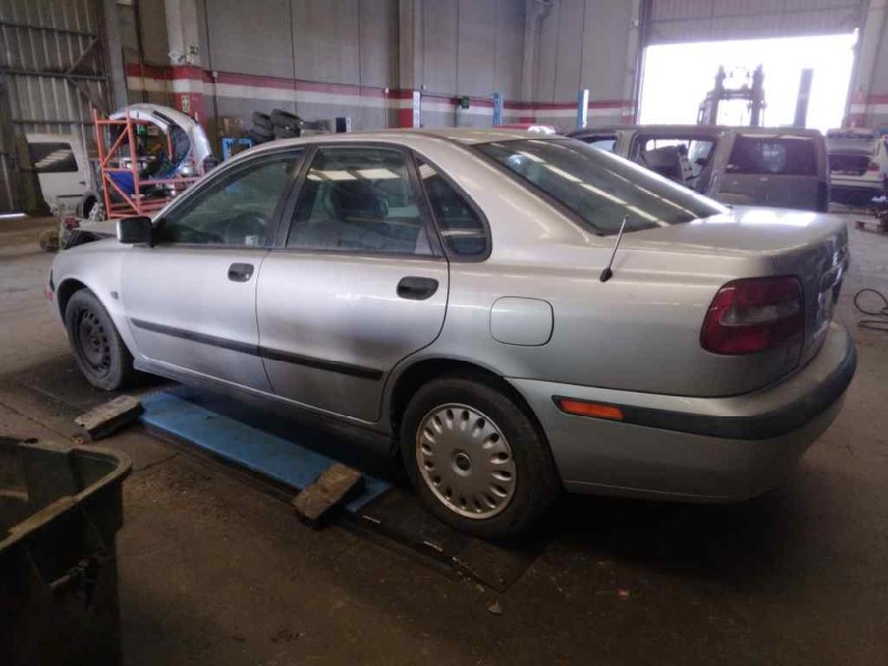 volvo s40 berlina del año 2001