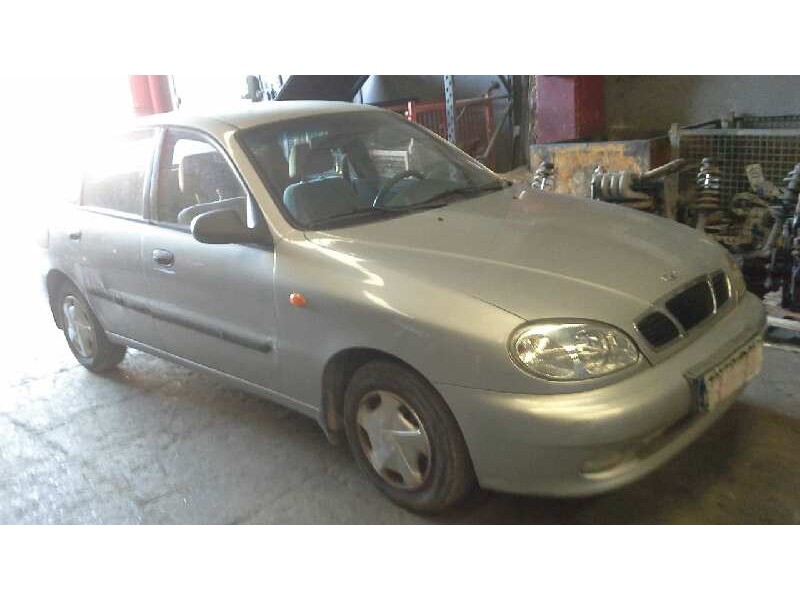 daewoo lanos del año 2002