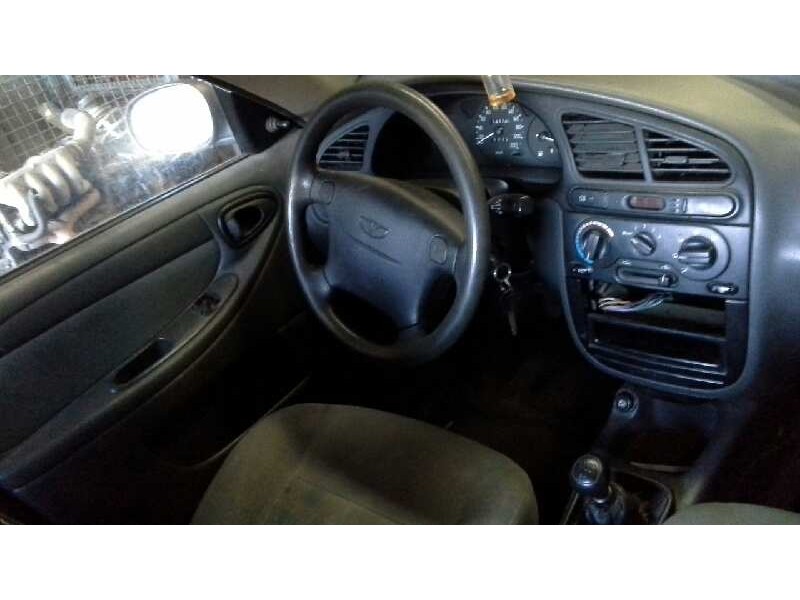 daewoo lanos del año 2002