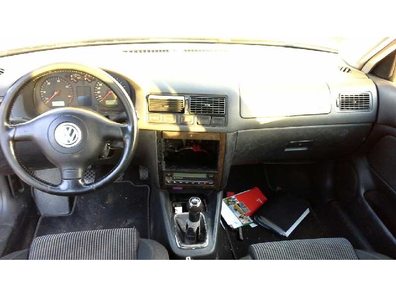 volkswagen golf iv berlina (1j1) del año 2003