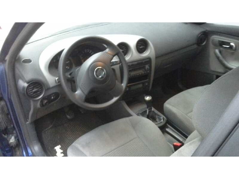 seat ibiza (6l1) del año 2002