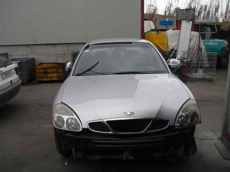 daewoo nubira berlina del año 2000