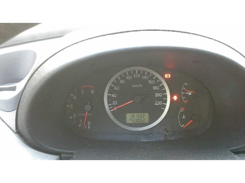 nissan almera tino (v10m) del año 2005