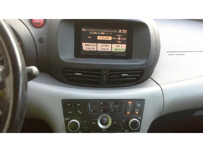 nissan almera tino (v10m) del año 2005