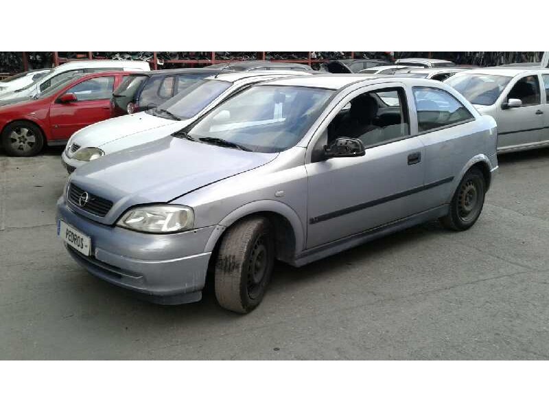 opel astra g berlina del año 2002
