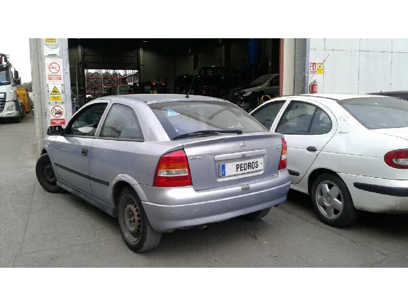 opel astra g berlina del año 2002