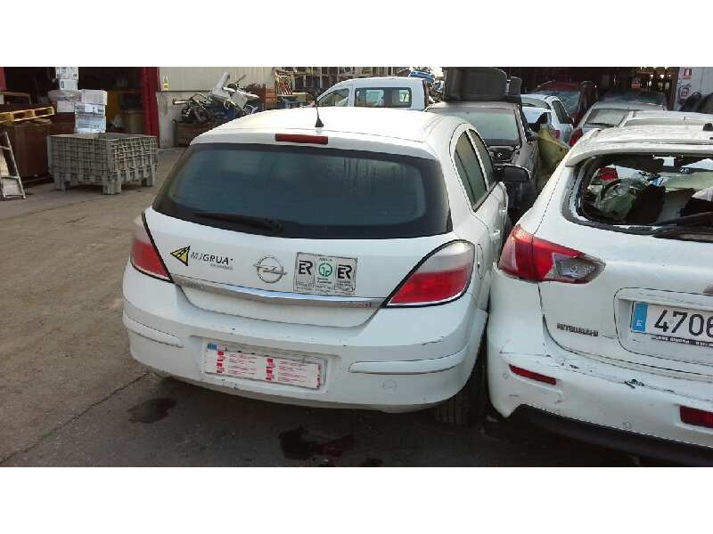 opel astra h berlina del año 2005