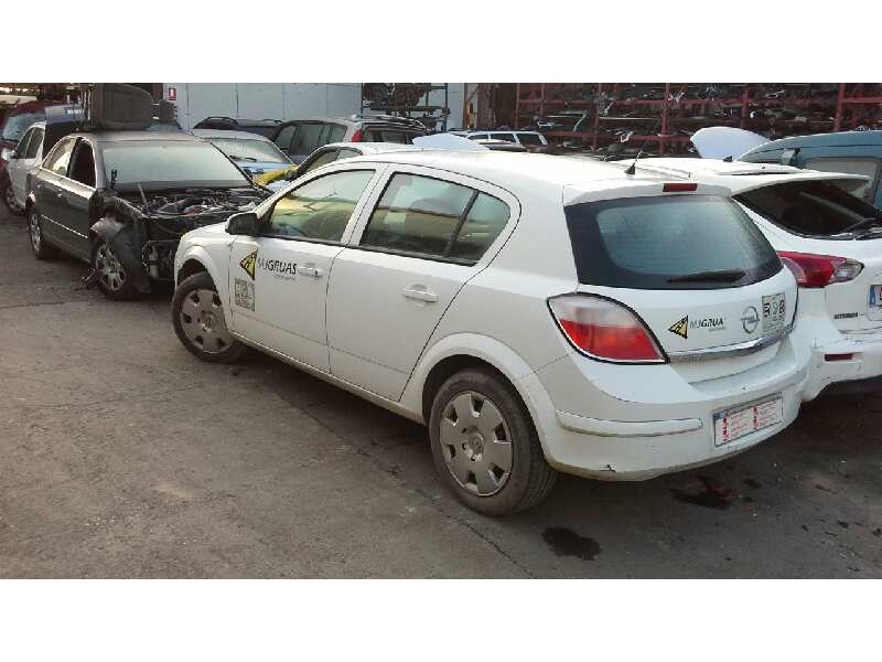 opel astra h berlina del año 2005