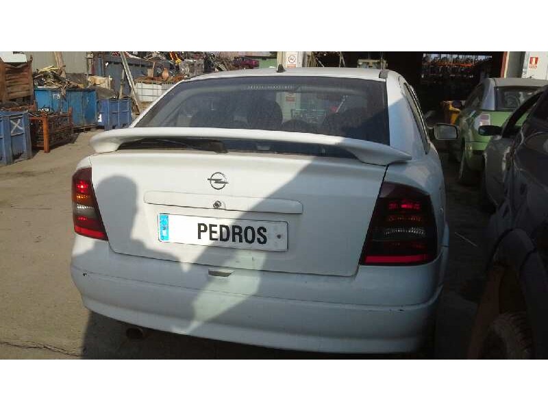 opel astra g berlina del año 1998