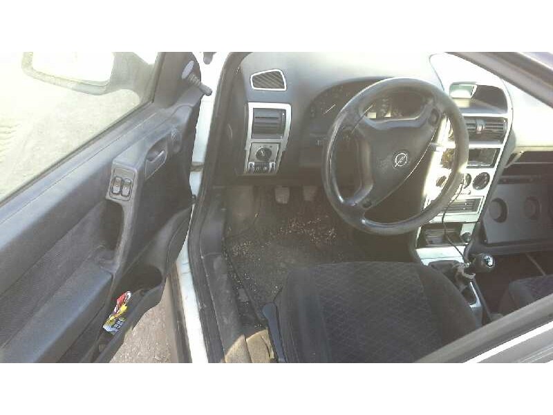 opel astra g berlina del año 1998