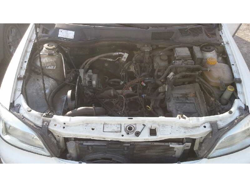 opel astra g berlina del año 1998