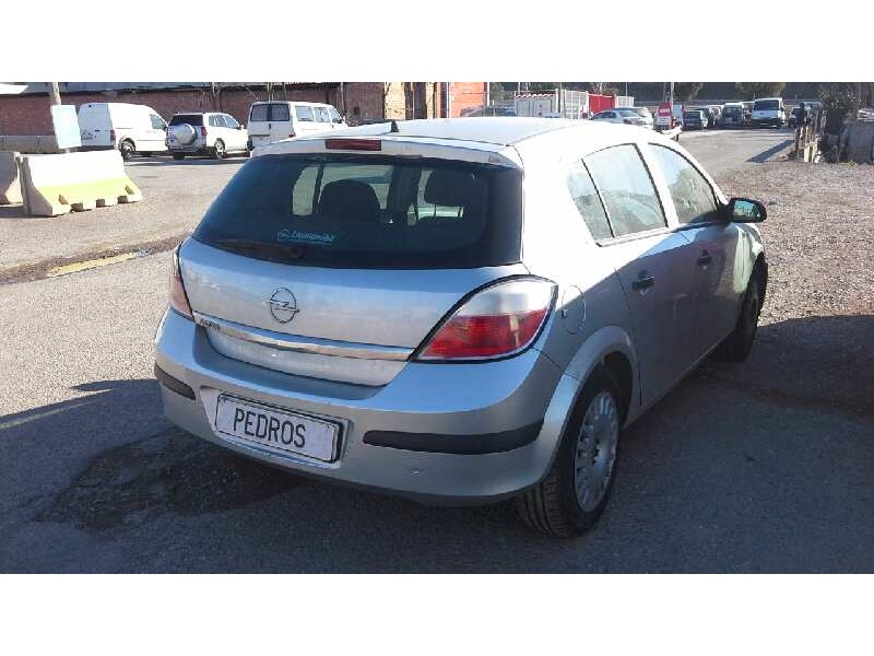 opel astra h berlina del año 2005