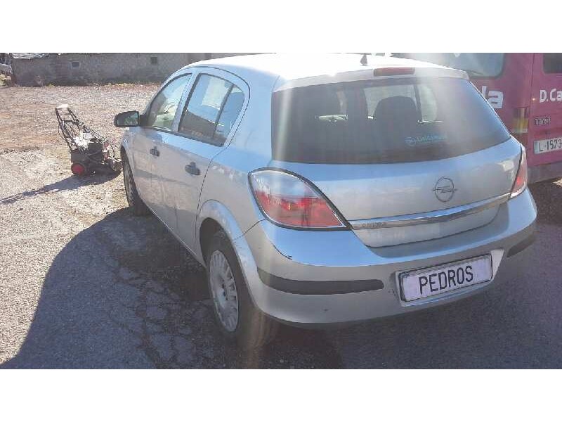 opel astra h berlina del año 2005