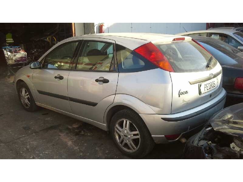 ford focus berlina (cak) del año 2001