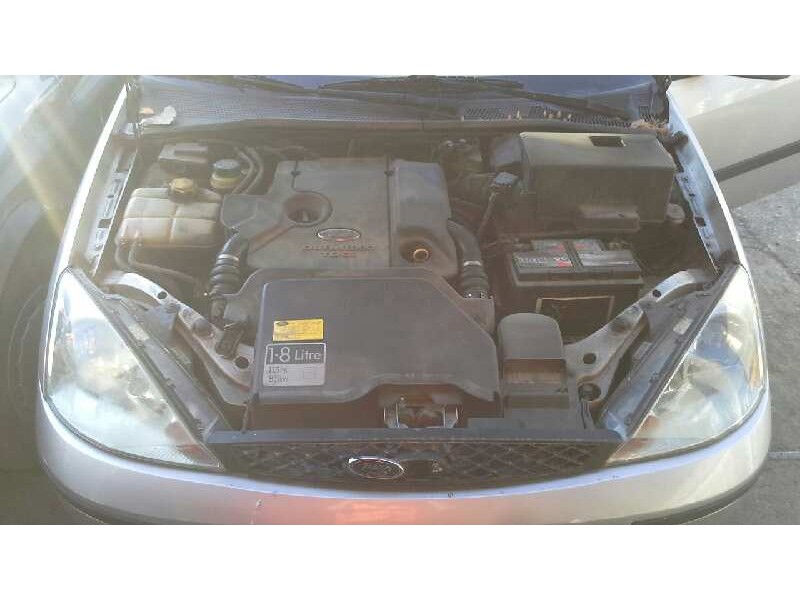 ford focus berlina (cak) del año 2001