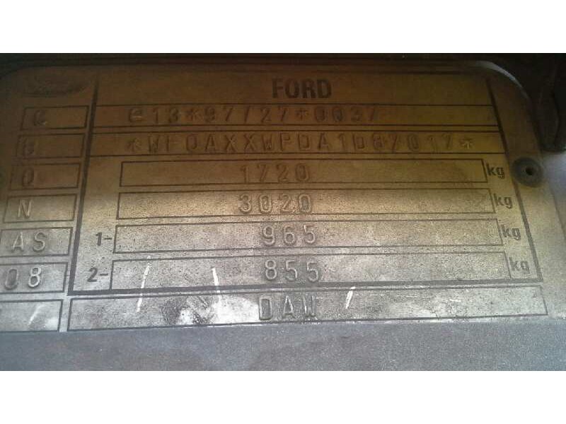 ford focus berlina (cak) del año 2001