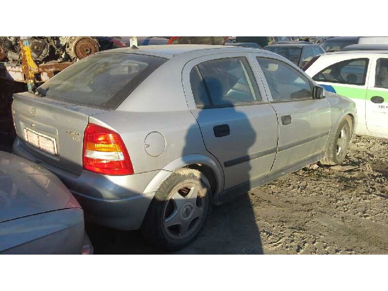 opel astra g berlina del año 1998