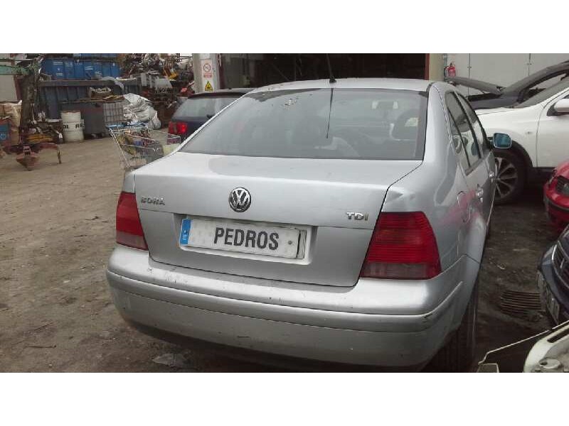 volkswagen bora berlina (1j2) del año 2001