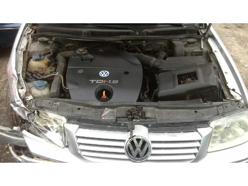 volkswagen bora berlina (1j2) del año 2001