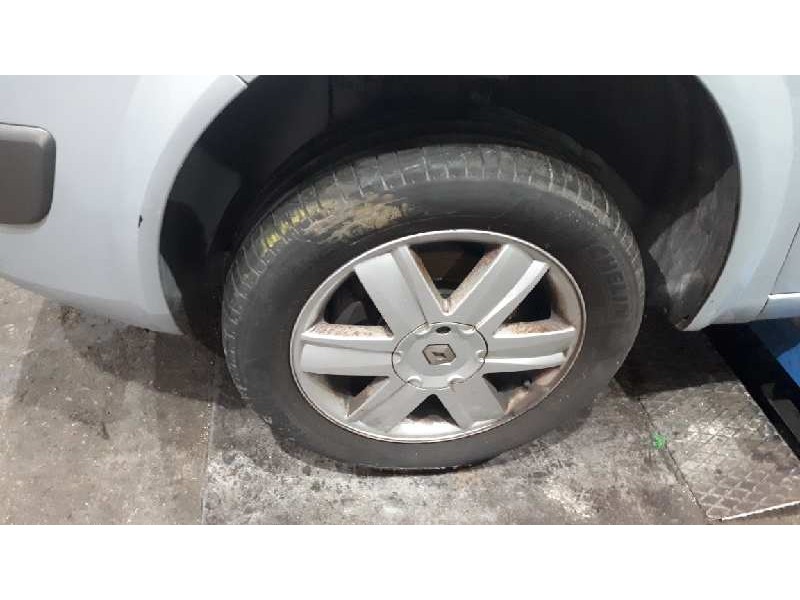 renault megane ii classic berlina del año 2004