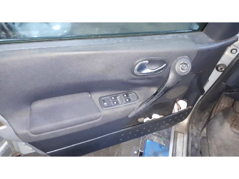 renault megane ii classic berlina del año 2004