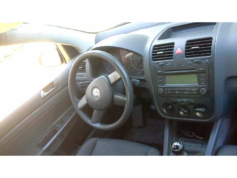 volkswagen golf v berlina (1k1) del año 2004