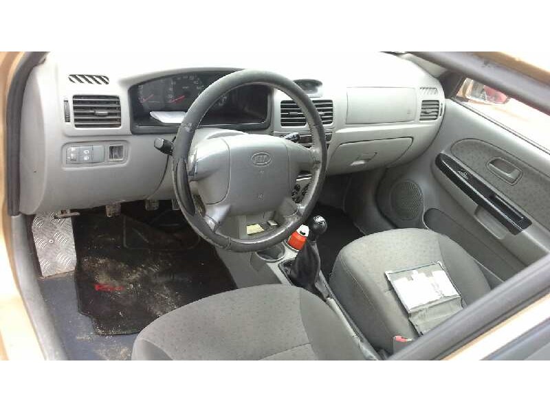 kia rio del año 2003