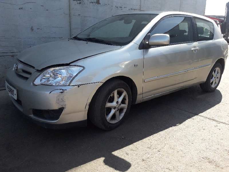 toyota corolla (e12) del año 2004