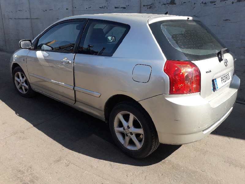 toyota corolla (e12) del año 2004
