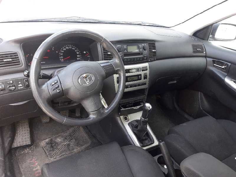toyota corolla (e12) del año 2004