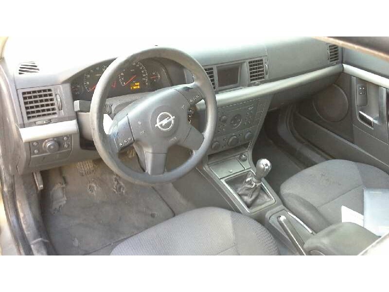 opel vectra c berlina del año 2002