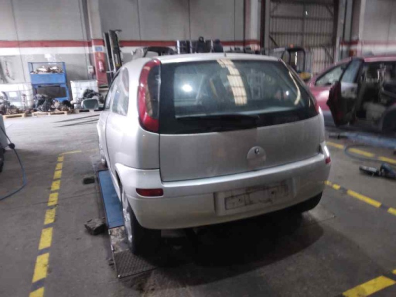 opel corsa c del año 2002