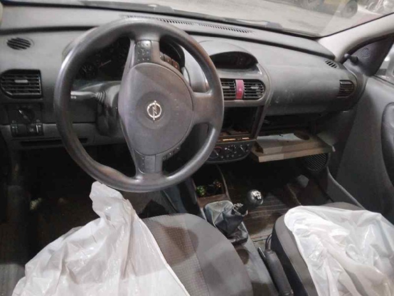 opel corsa c del año 2002