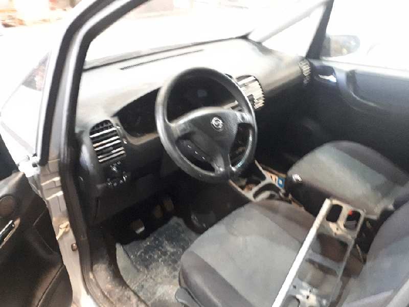 opel zafira a del año 2000