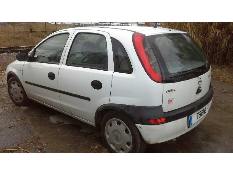 opel corsa c del año 2000