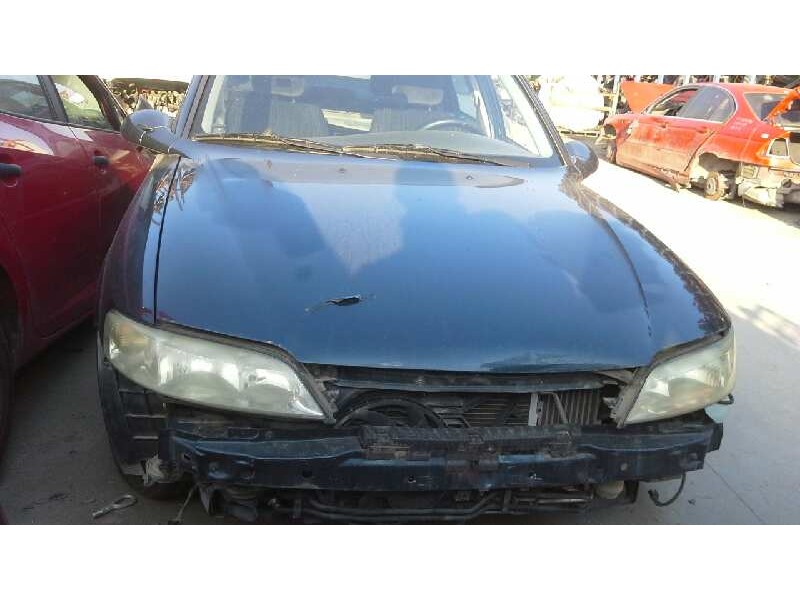 opel vectra b berlina del año 2000