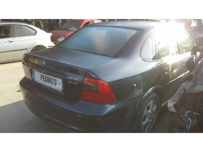 opel vectra b berlina del año 2000