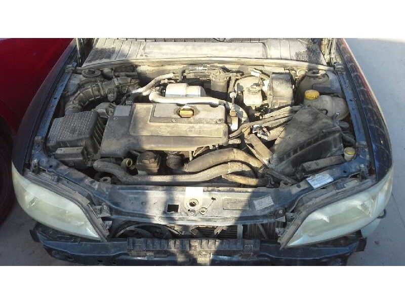 opel vectra b berlina del año 2000