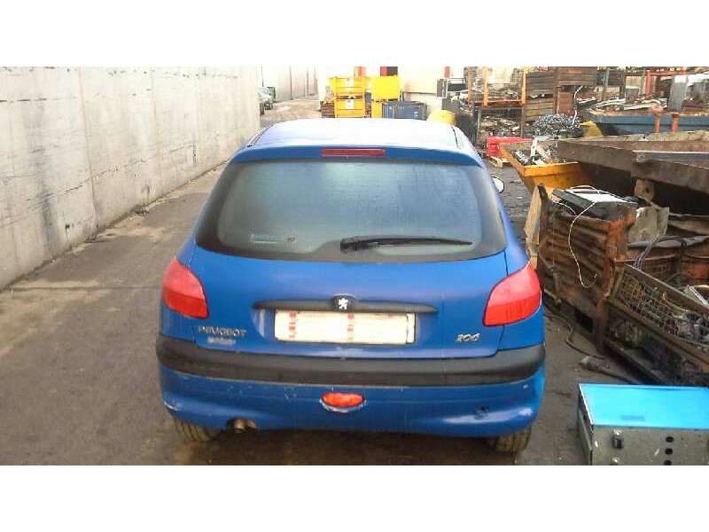 peugeot 206 berlina del año 2000