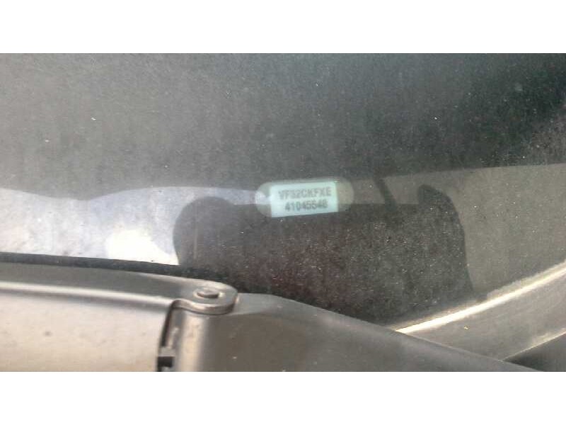 peugeot 206 berlina del año 2000