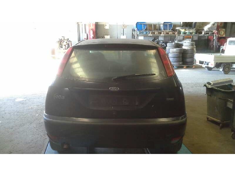 ford focus berlina (cak) del año 2001