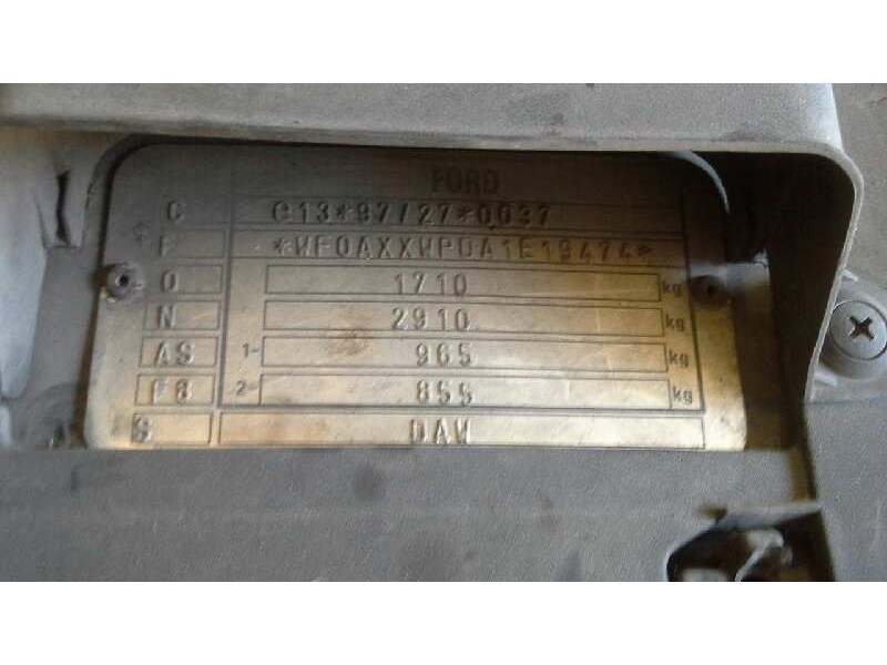 ford focus berlina (cak) del año 2001