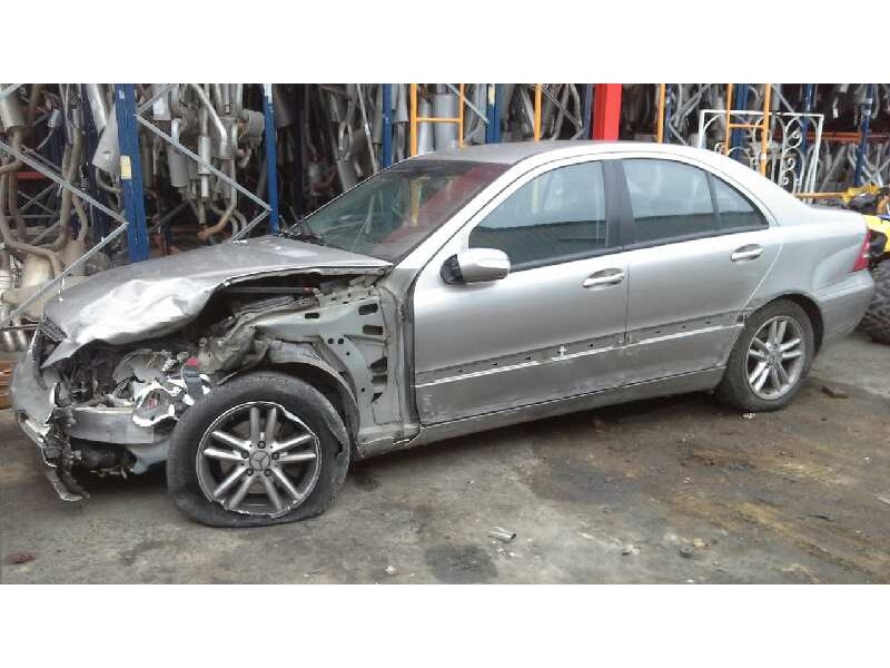 mercedes-benz clase c (w203) berlina del año 2005