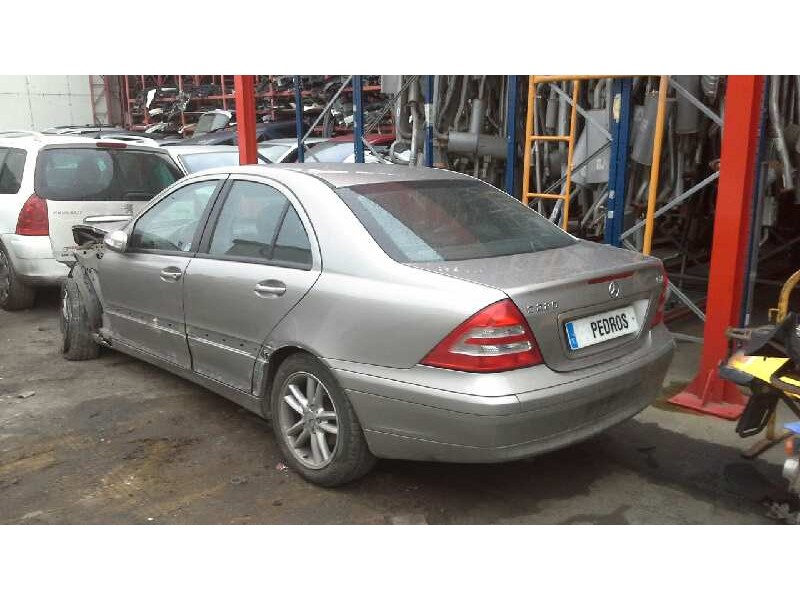 mercedes-benz clase c (w203) berlina del año 2005