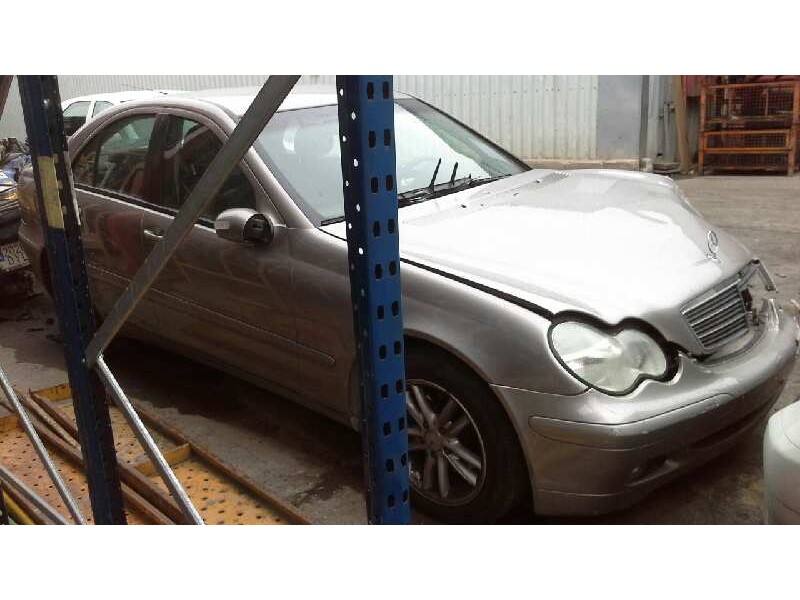 mercedes-benz clase c (w203) berlina del año 2005
