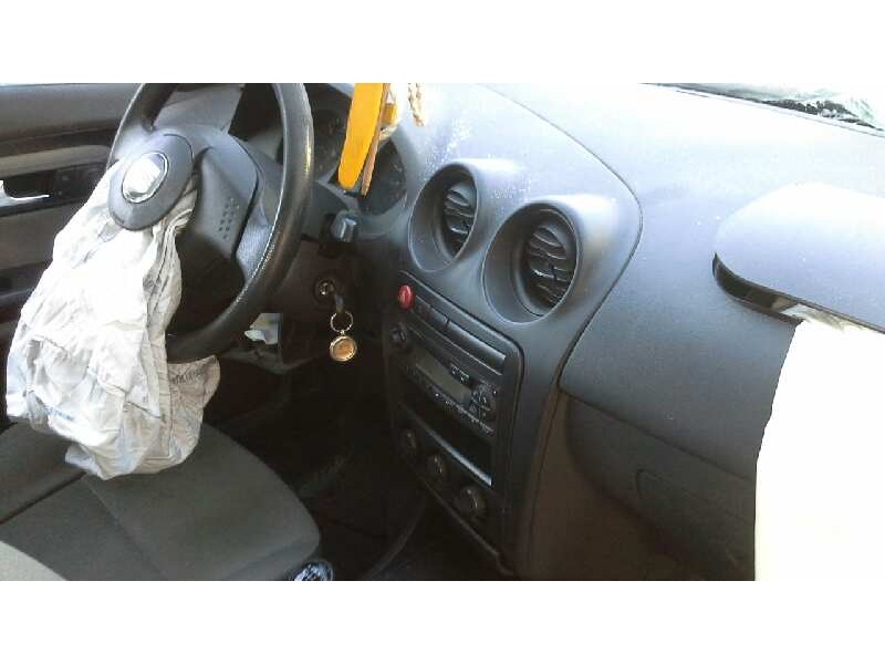 seat ibiza (6l1) del año 2002