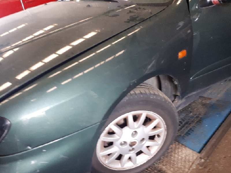 nissan primera berlina (p11) del año 2000